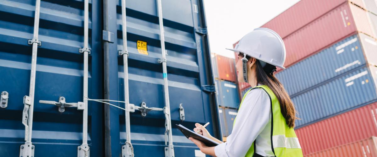 Comment la douane est devenue un acteur clé de la lutte anti-contrefaçon : mode d’emploi pour les entreprises